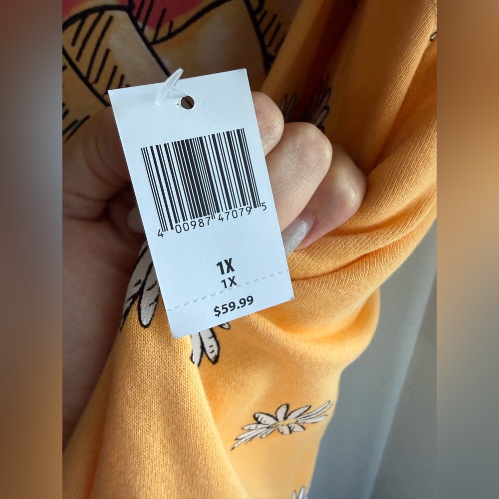 NWT Winnie the Pooh Sweater 🧡🌼 - Picture 4 of 6
